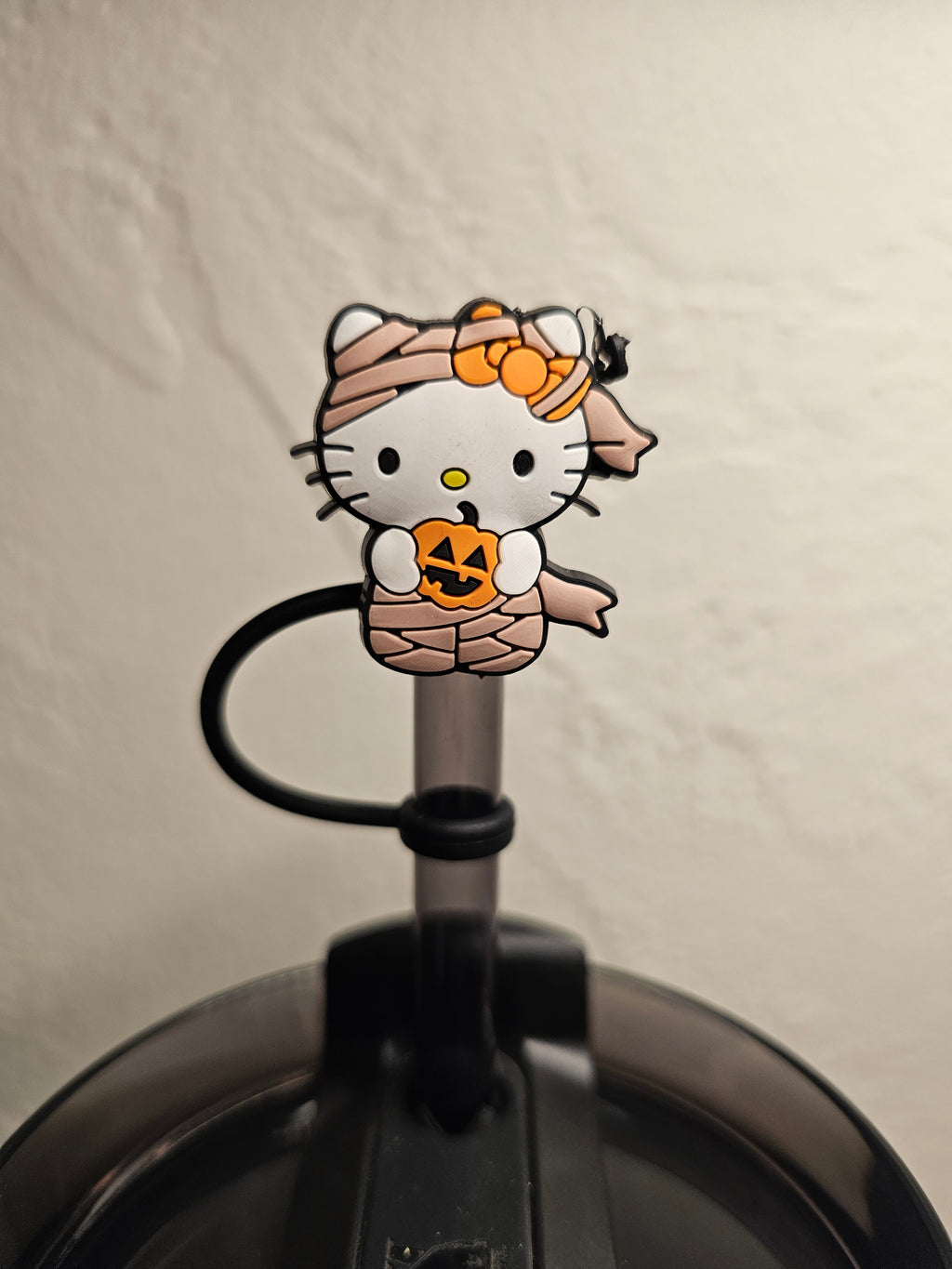 Hello Kitty Spooky Straw Toppers. 10mm Straw Opening. 4 Pack.